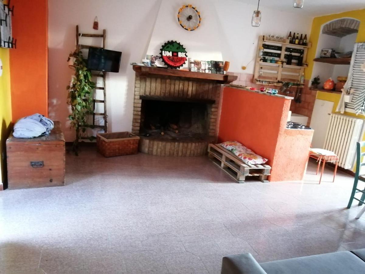 Umbria In Bike B&B Foligno Extérieur photo